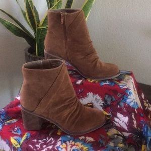 Universal Thread Liddie boots